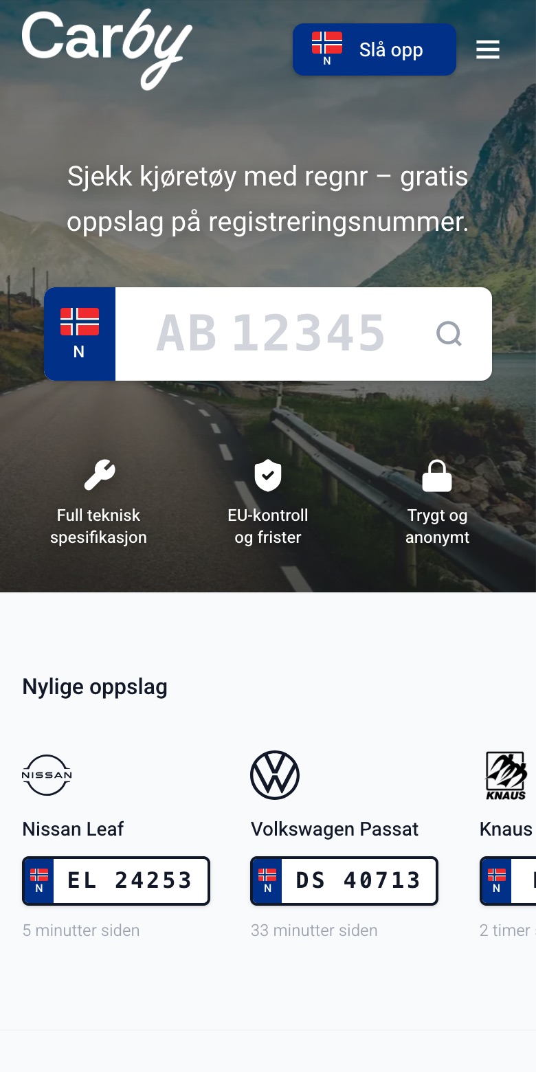 Carby på mobil: forsiden med søkefelt formet som et norsk bilskilt.